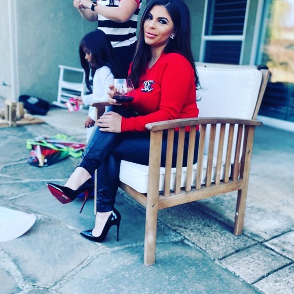 Meet your Posher, Chrissy - Picture 1 of 3